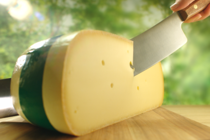 Maaslander is een kaas van volle, niet-afgeroomde melk