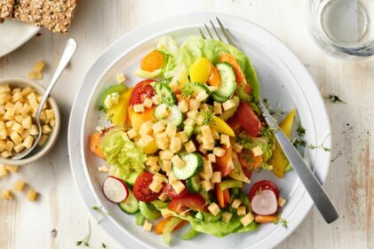 Crunchy rauwkost salade met Maaslander maaltijdtopper